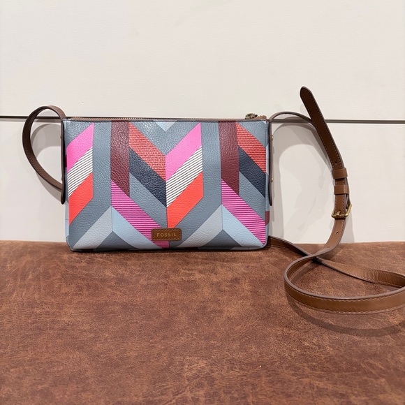 Fossil Chevron Geo Print Leather Crossbody Bag Colorful Everyday Chic Casual - Picture 3 of 9